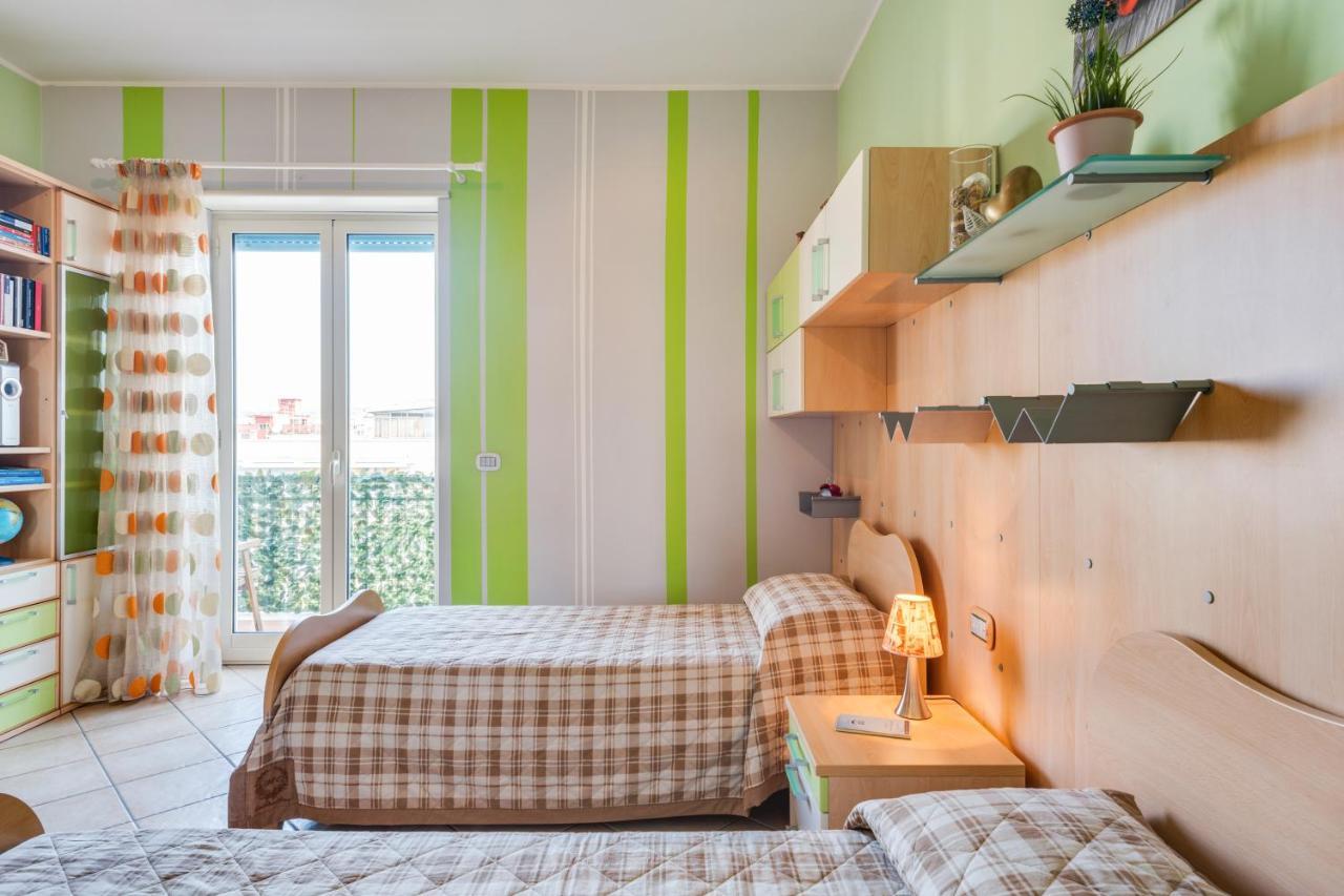 Roomy And Bright Apartment With Balconies X6 คาตาเนีย ภายนอก รูปภาพ