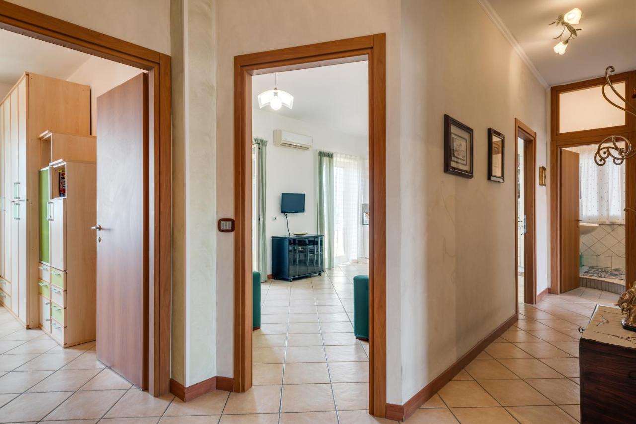 Roomy And Bright Apartment With Balconies X6 คาตาเนีย ภายนอก รูปภาพ